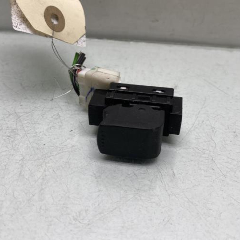 Interrupteur de leve vitre avant droit SUZUKI ALTO 3 Photo n°1