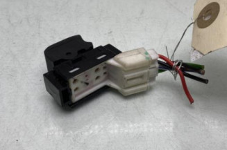 Interrupteur de leve vitre avant droit SUZUKI ALTO 3