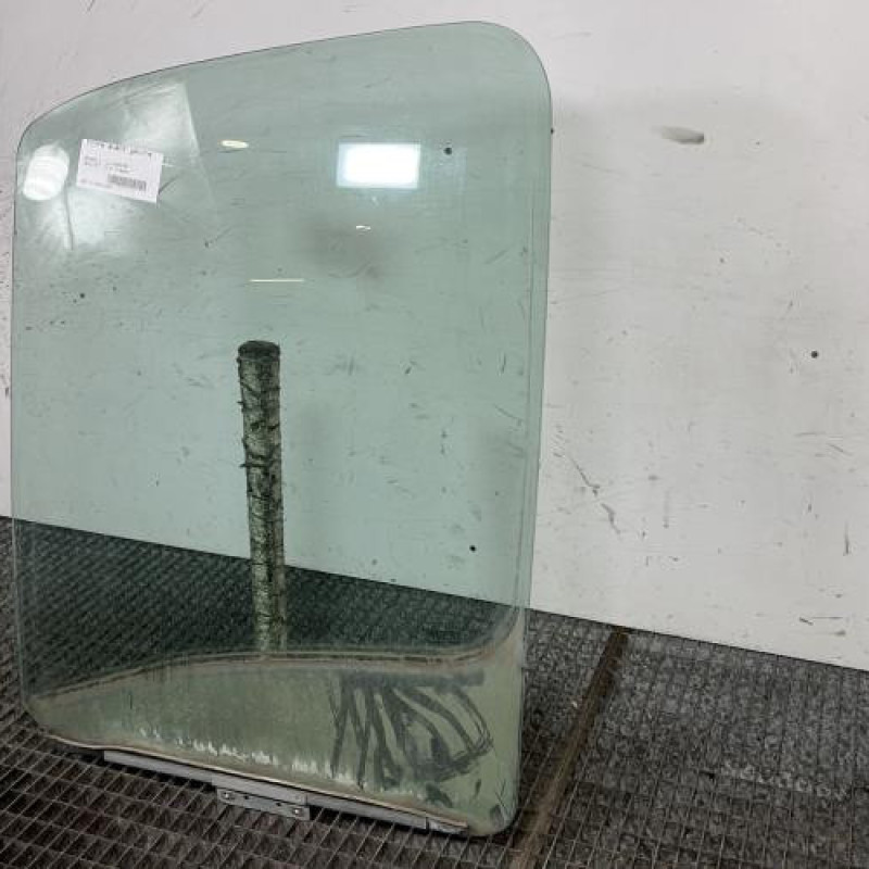 Vitre avant gauche RENAULT MASCOTT Photo n°3