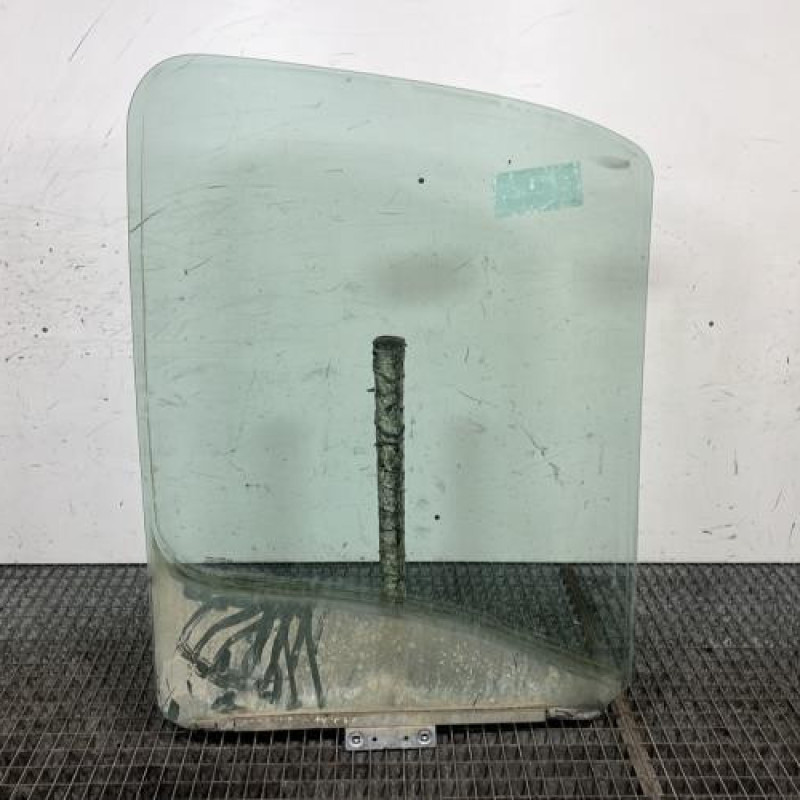 Vitre avant gauche RENAULT MASCOTT Photo n°4