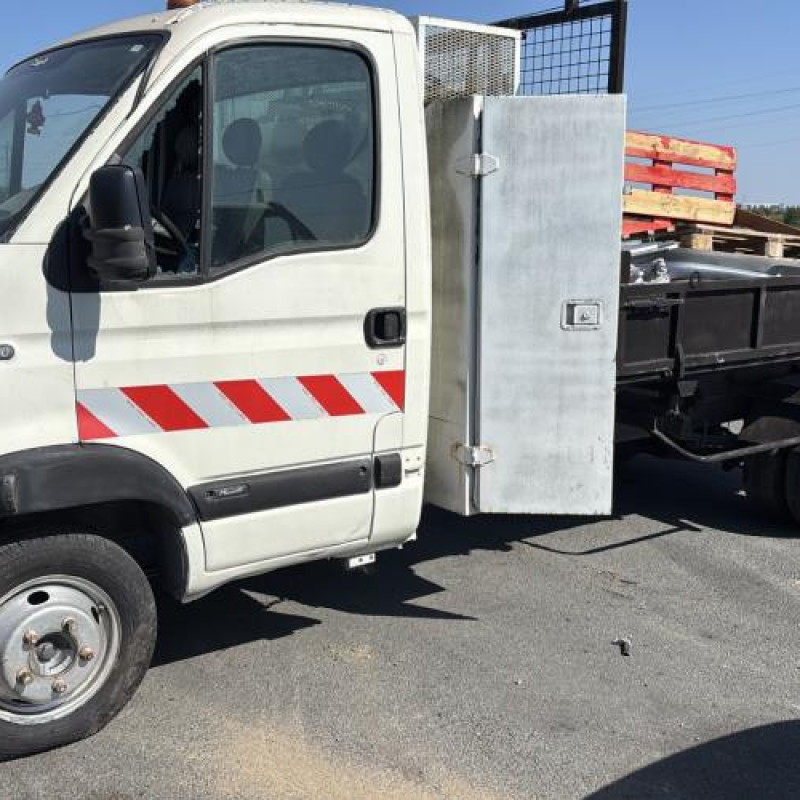 Vitre avant gauche RENAULT MASCOTT Photo n°12