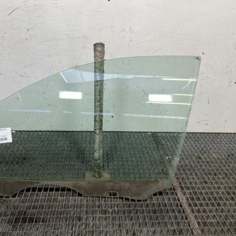 Vitre avant gauche SKODA FABIA 1 Photo n°1