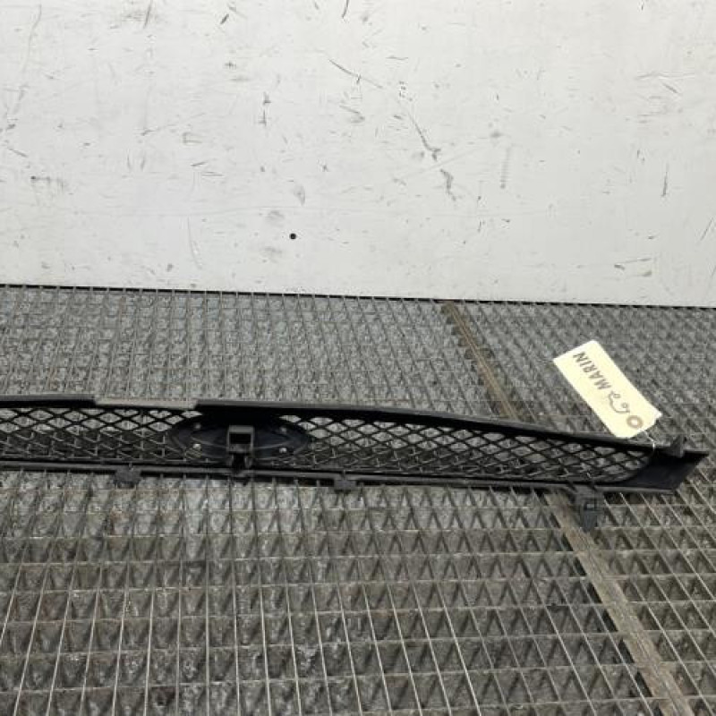 Calandre FORD FIESTA 5 Photo n°4