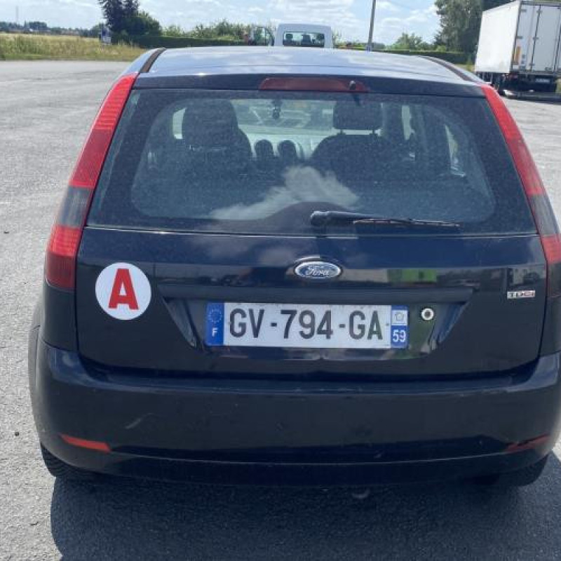 Calandre FORD FIESTA 5 Photo n°9