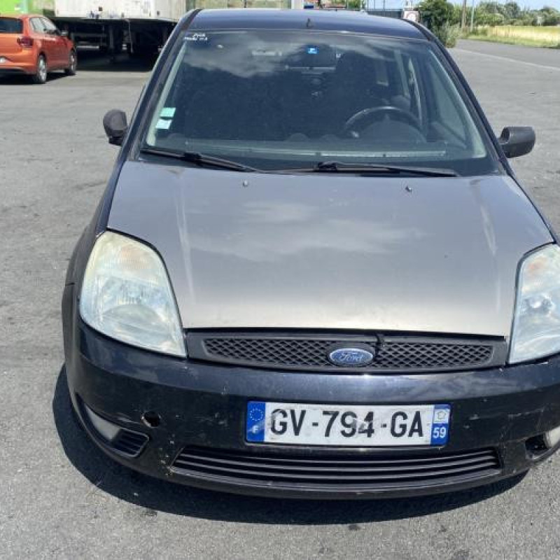 Calandre FORD FIESTA 5 Photo n°12