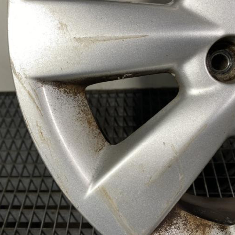 Jante SUZUKI LIANA Photo n°3