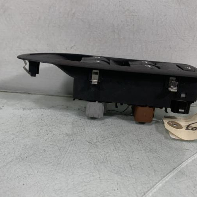 Interrupteur de leve vitre avant gauche RENAULT VEL SATIS Photo n°2