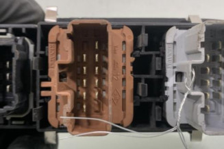 Interrupteur de leve vitre avant gauche RENAULT VEL SATIS