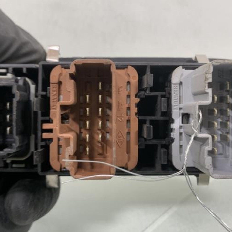 Interrupteur de leve vitre avant gauche RENAULT VEL SATIS Photo n°5