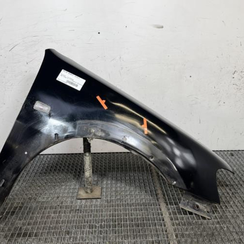 Aile avant droit PEUGEOT 106 Photo n°1