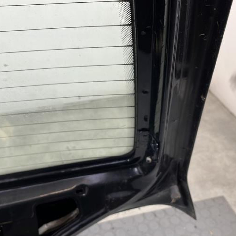 Malle/Hayon arriere PEUGEOT 106 Photo n°8