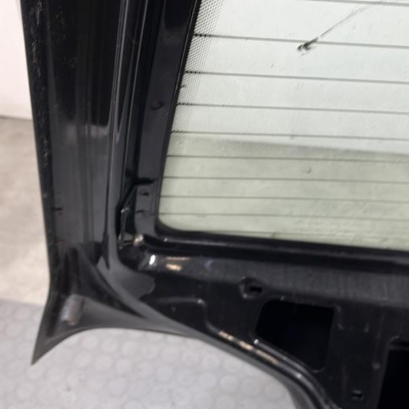 Malle/Hayon arriere PEUGEOT 106 Photo n°9