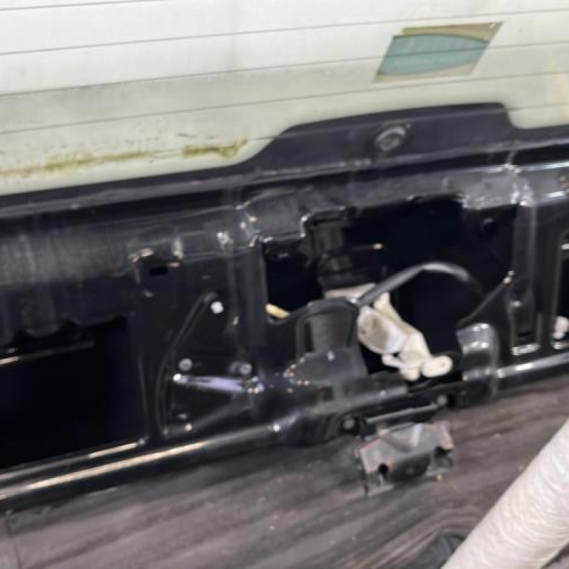 Malle/Hayon arriere PEUGEOT 106 Photo n°10