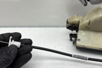 Serrure arriere droit PEUGEOT 208 1