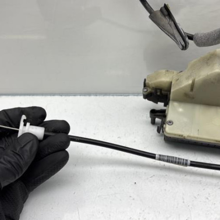 Serrure arriere droit PEUGEOT 208 1