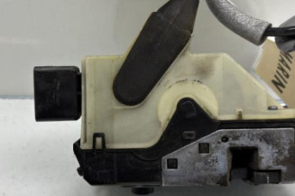 Serrure arriere droit PEUGEOT 208 1