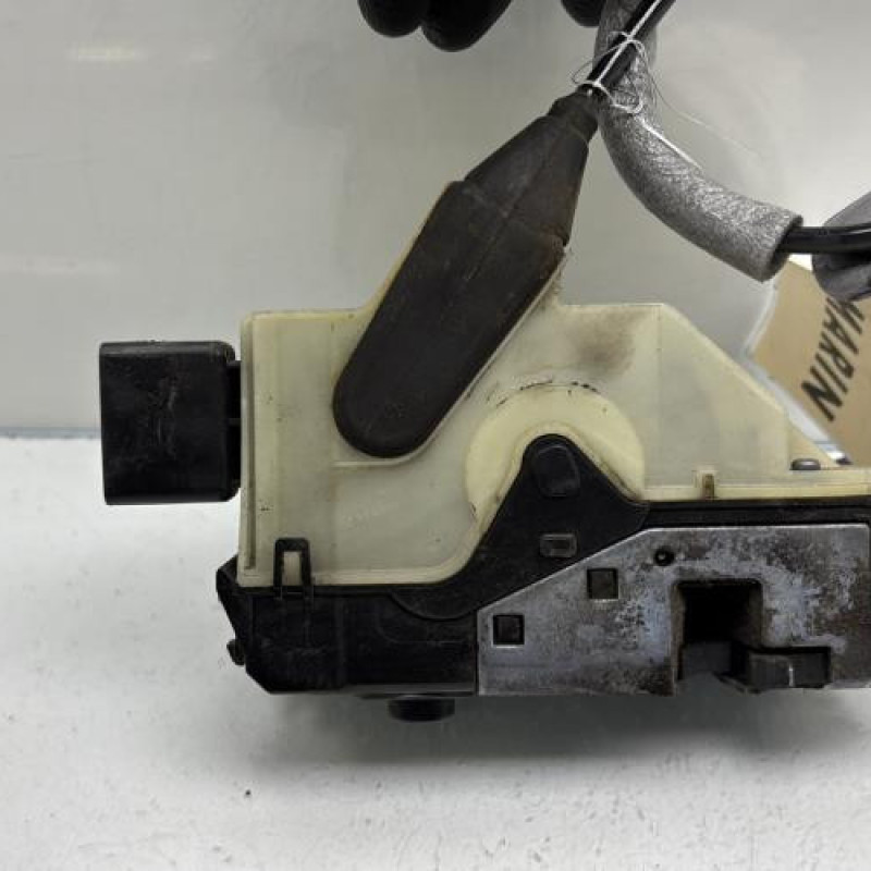 Serrure arriere droit PEUGEOT 208 1 Photo n°7