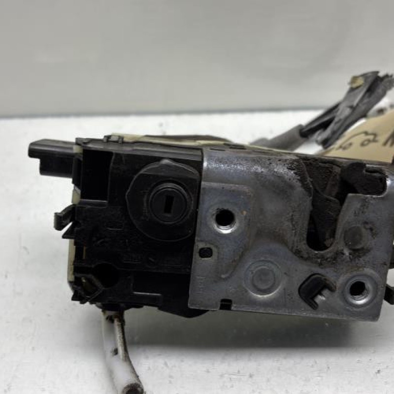 Serrure arriere droit PEUGEOT 208 1 Photo n°8