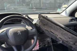 Serrure arriere droit PEUGEOT 208 1