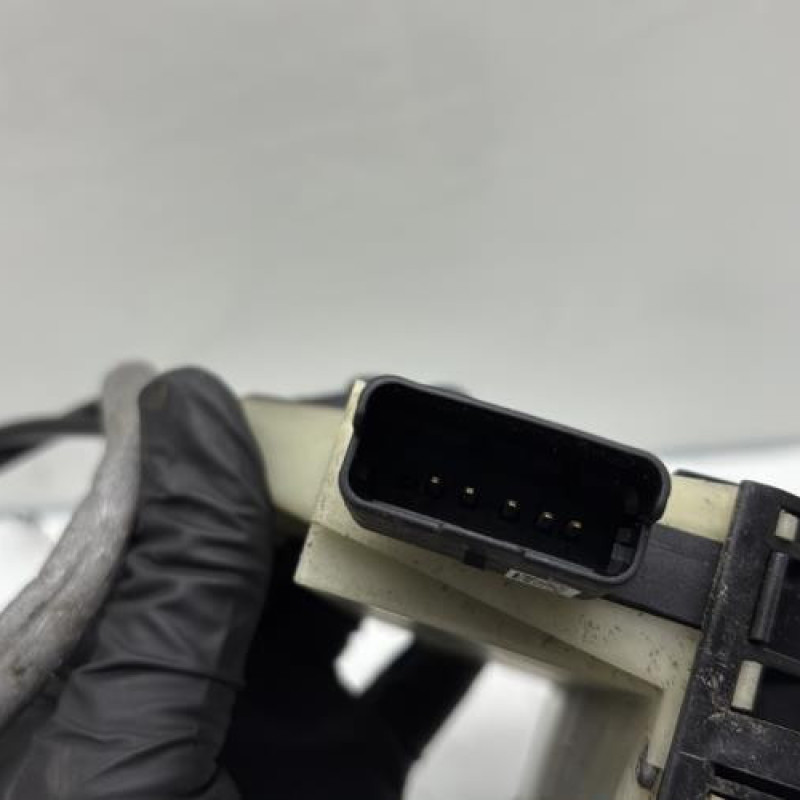 Serrure avant droit PEUGEOT 208 1 Photo n°6