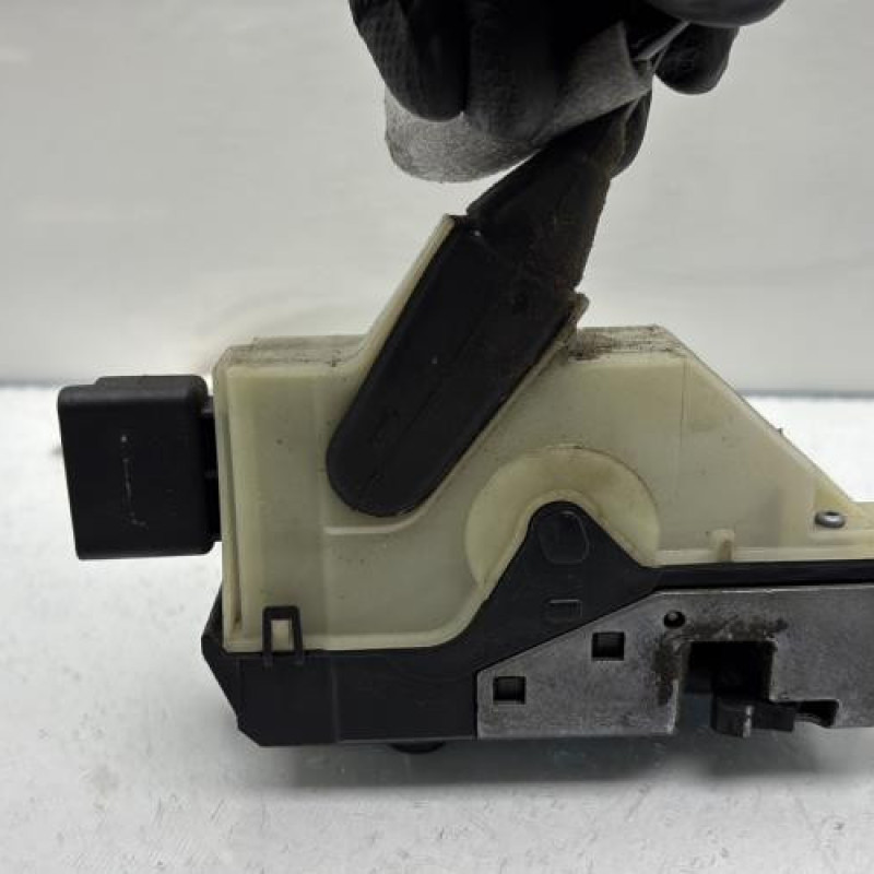 Serrure avant droit PEUGEOT 208 1 Photo n°7