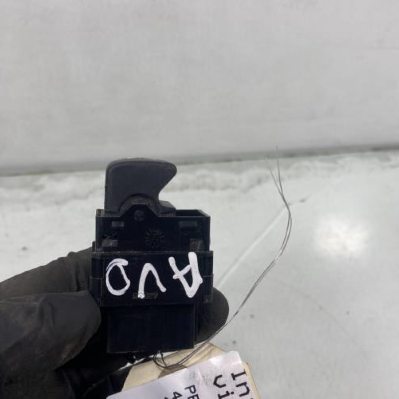 Interrupteur de leve vitre avant droit PEUGEOT 406 Photo n°2