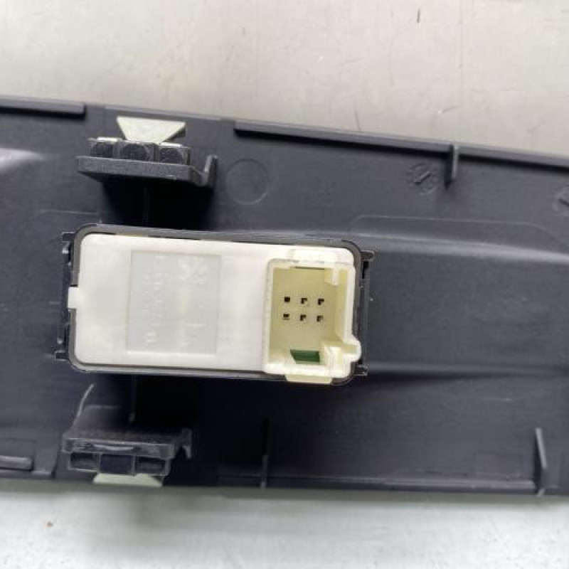 Interrupteur de leve vitre avant droit PEUGEOT 5008 2 Photo n°3