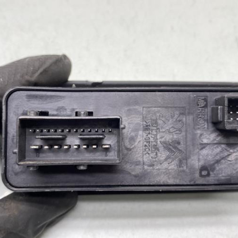 Interrupteur de leve vitre avant gauche PEUGEOT 508 1 Photo n°3