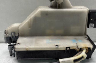 Serrure avant droit PEUGEOT 208 1