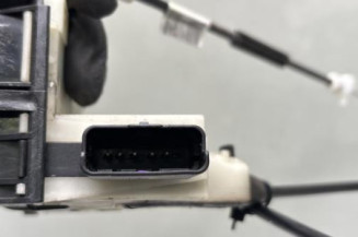 Serrure avant droit PEUGEOT 208 1