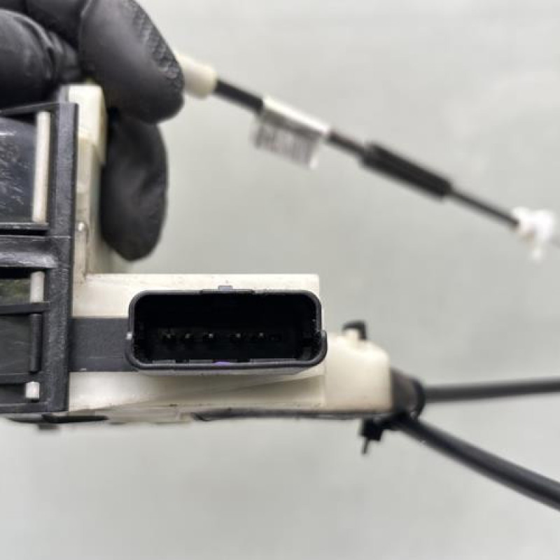 Serrure avant droit PEUGEOT 208 1 Photo n°5