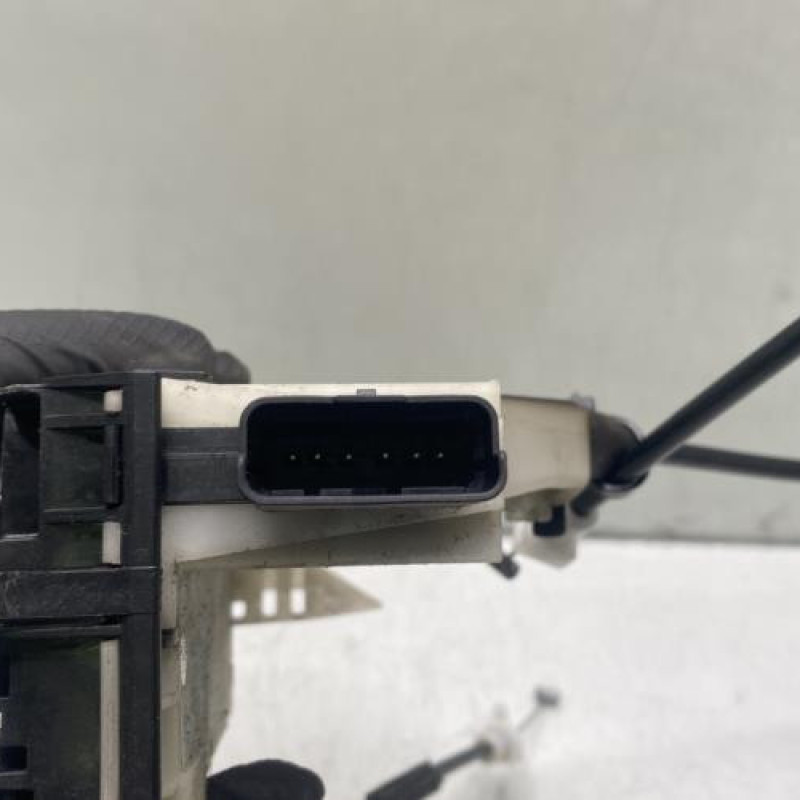 Serrure avant gauche PEUGEOT 208 1 Photo n°5