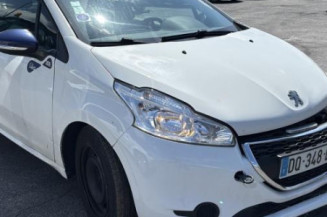 Serrure avant gauche PEUGEOT 208 1