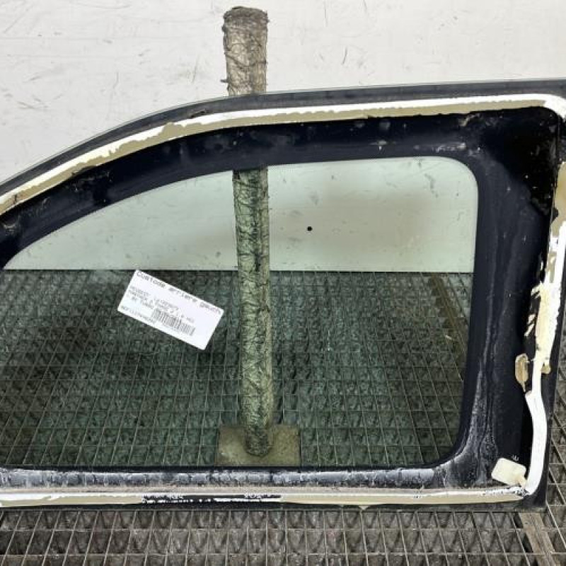 Custode arriere gauche PEUGEOT PARTNER 2 Photo n°4