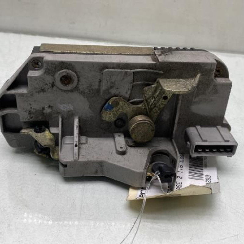 Serrure arriere droit PEUGEOT 306 Photo n°2