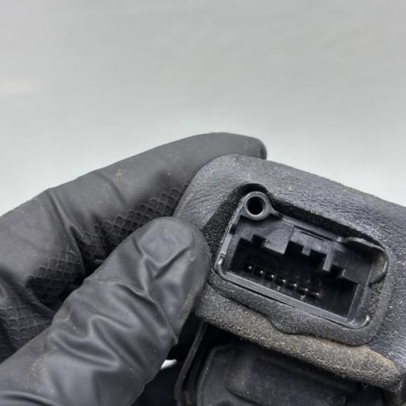 Serrure avant gauche VOLKSWAGEN POLO 5 Photo n°3