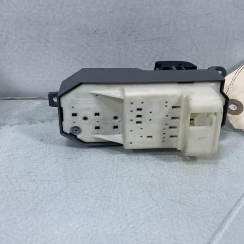 Interrupteur de leve vitre avant gauche TOYOTA YARIS 2 Photo n°4