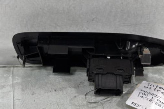 Interrupteur de leve vitre avant droit PEUGEOT 208 1