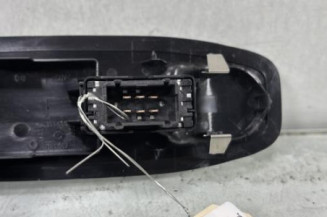 Interrupteur de leve vitre avant droit PEUGEOT 208 1