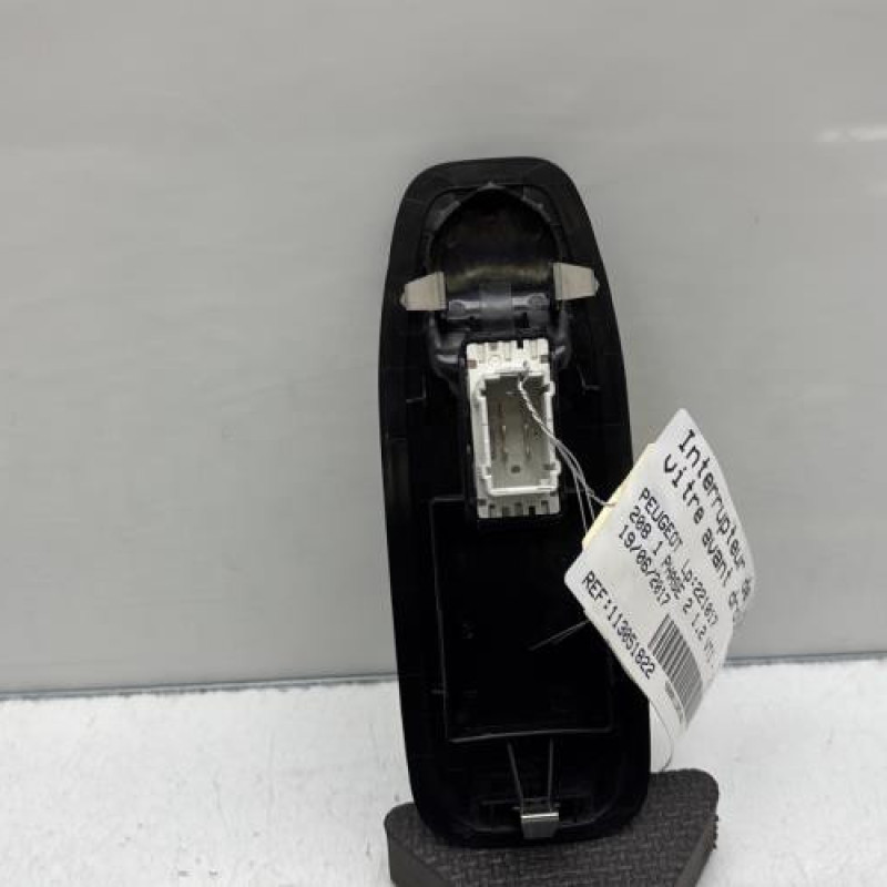 Interrupteur de leve vitre avant droit PEUGEOT 208 1 Photo n°3