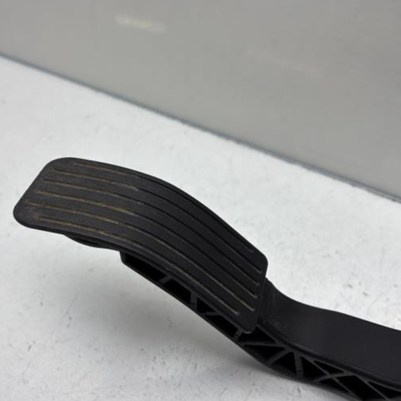 Pedale d'accelerateur PEUGEOT 208 1 Photo n°2