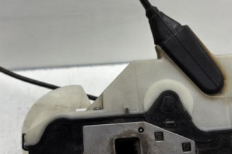 Serrure avant gauche PEUGEOT 208 1