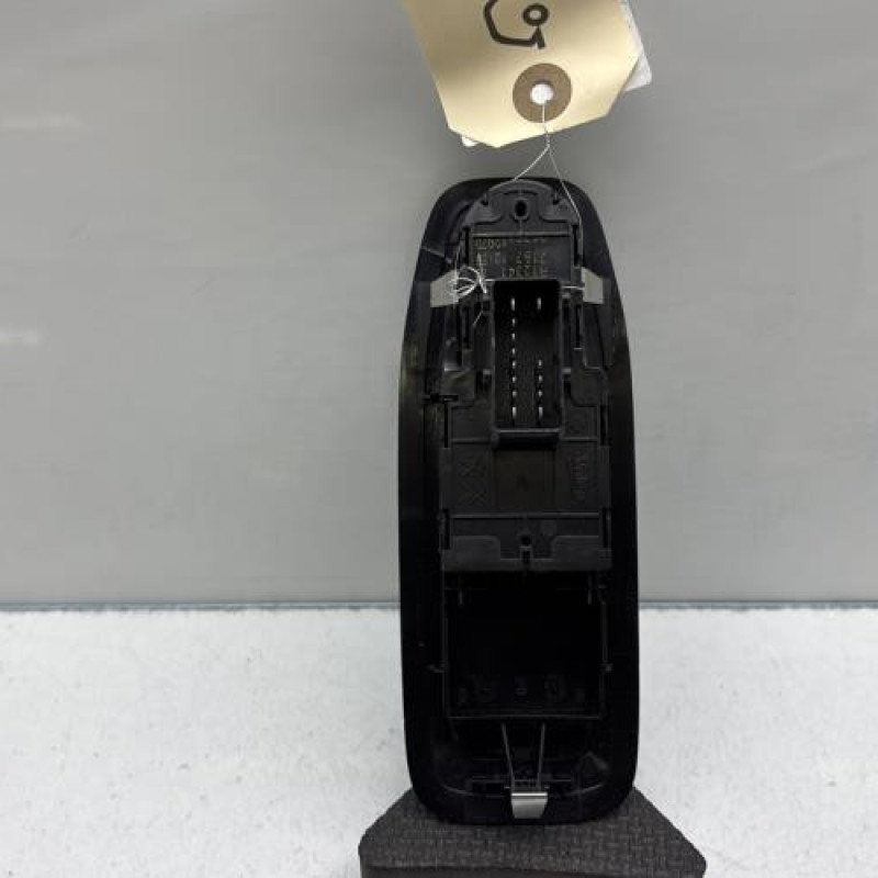 Interrupteur de leve vitre avant gauche PEUGEOT 208 1 Photo n°4