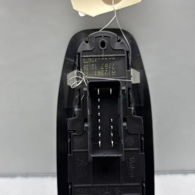 Interrupteur de leve vitre avant gauche PEUGEOT 208 1 Photo n°5