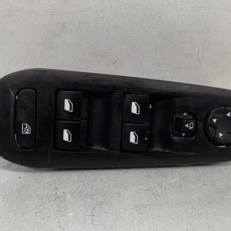 Interrupteur de leve vitre avant gauche PEUGEOT 308 2 Photo n°1