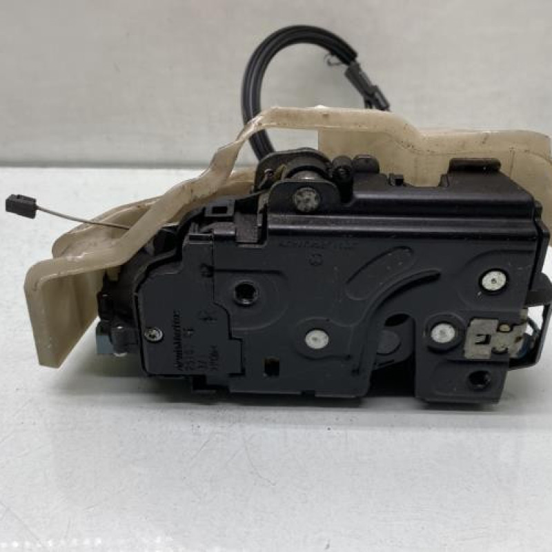 Serrure arriere droit VOLKSWAGEN GOLF 5 Photo n°1