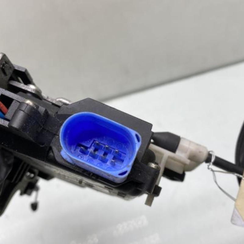 Serrure arriere gauche VOLKSWAGEN GOLF 5 Photo n°3