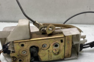 Serrure avant gauche FORD FIESTA 4 Photo n°1