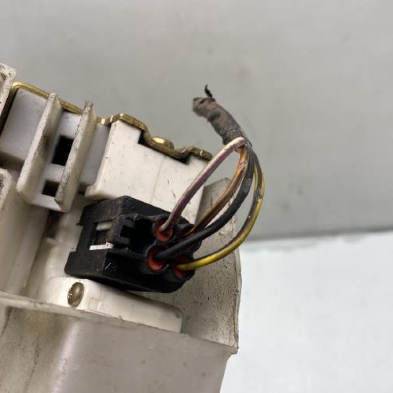 Serrure avant gauche FORD FIESTA 4 Photo n°5