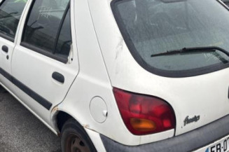 Serrure avant gauche FORD FIESTA 4
